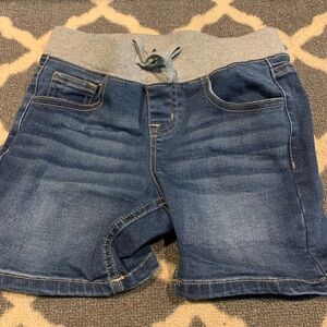Girls size 7 pull on jean shorts